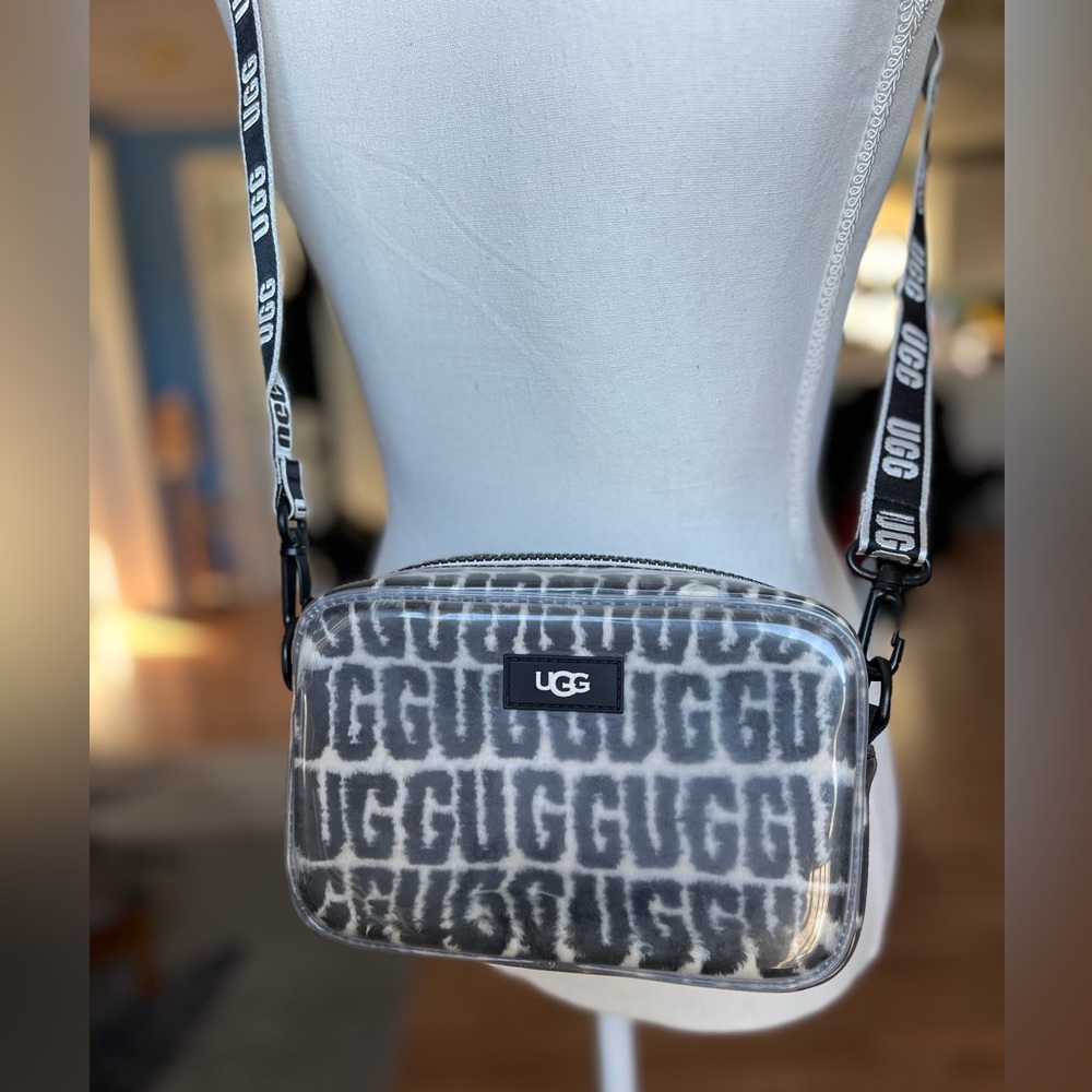 Ugg Janey II crossbody bag with black and white signature UGG